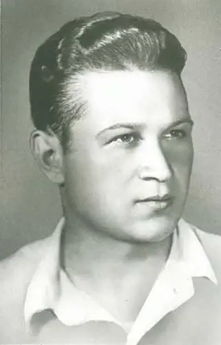 Студент Киевского авиационного института 1934 г Сотрудник ЦИАМа 1943 г - фото 8