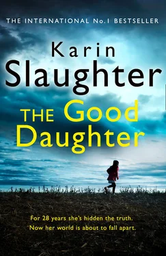 Karin Slaughter The Good Daughter обложка книги