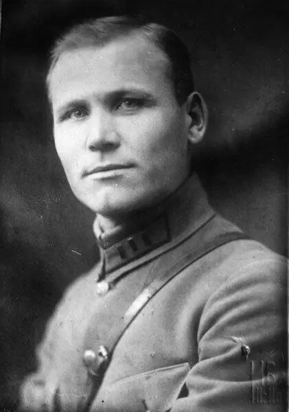 Лихой красный командир Иван Конев Сдружившись оба дальневосточника и на - фото 42