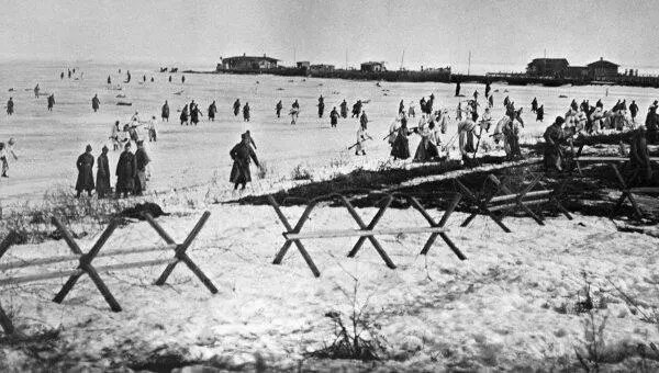 Подавление Кронштадтского мятежа Вот так в один момент кончилось все И - фото 44