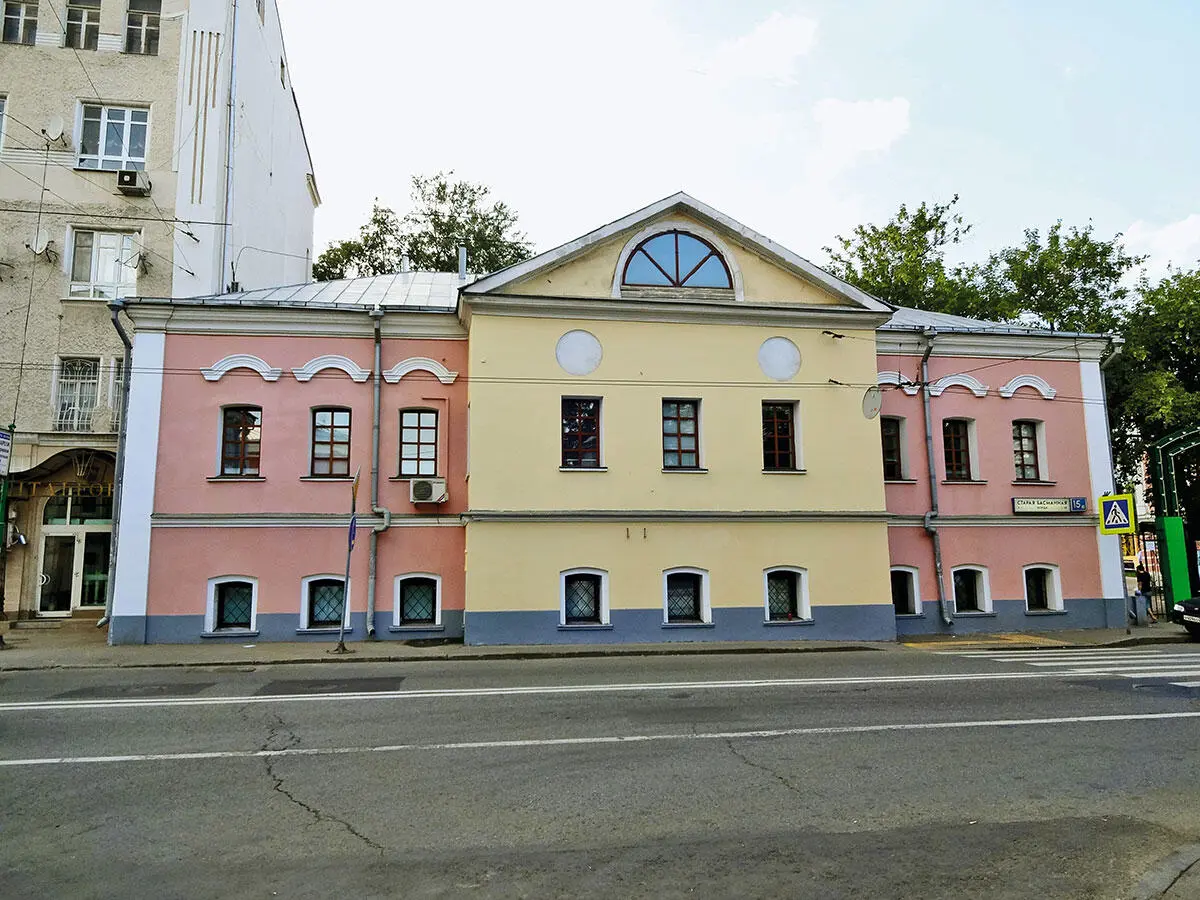 Особняк Голицыных Сад выводит на Новую Басманную Но мы возвращаемся на Старую - фото 12