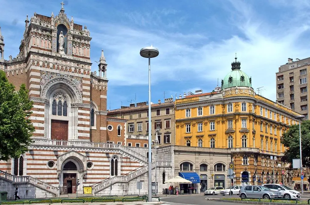 Rijeka Blick auf die Kapuzinerkirche und den PloechPalast Club Boa 23 auf - фото 33