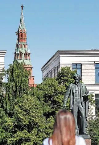 Памятник Илье Репину на Болотной площади Скульптор Матвей Манизер Гостиница - фото 33