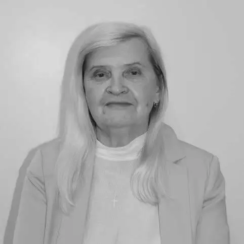 Живёт в городе Череповце что на Вологодчине Стихи начала писать рано ещё в - фото 2