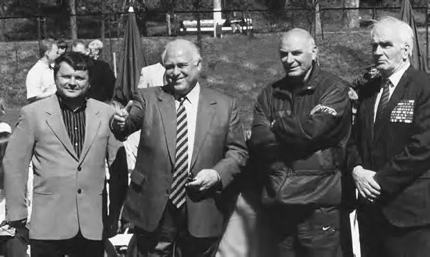 1997 Москва спортбаза Министерства обороны РФ На снимке слева направо - фото 41