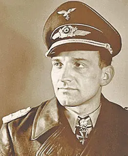 У американцев лейтенант Оди Мэрфи отчаянный gunfighter из армии - фото 153
