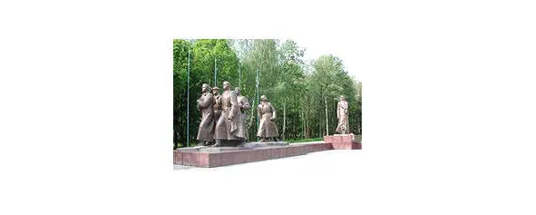 На всю страну известен памятник Матери проводившей на фронт пятерых сыновей - фото 5