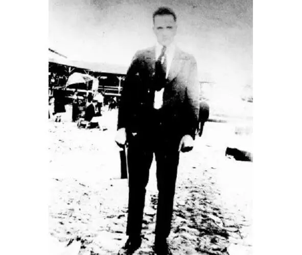 Редкая фотография юный Аль Капоне В 1917 году Капоне вплотную заинтересовалась - фото 5
