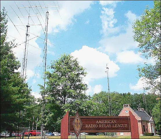 FIGURE 32The worldfamous W1AW station in Newington Connecticut The ARRL is - фото 66