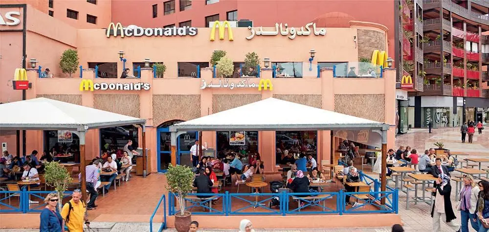 McDonalds has fastfood restaurants around the world including here in - фото 90