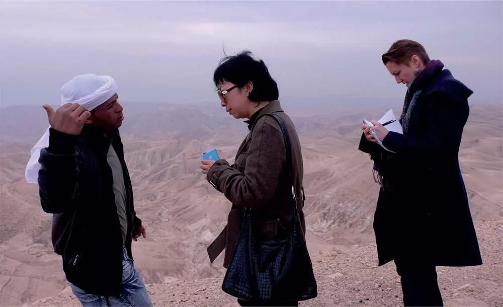 In fieldwork researchers have to get close to the communities they are - фото 33