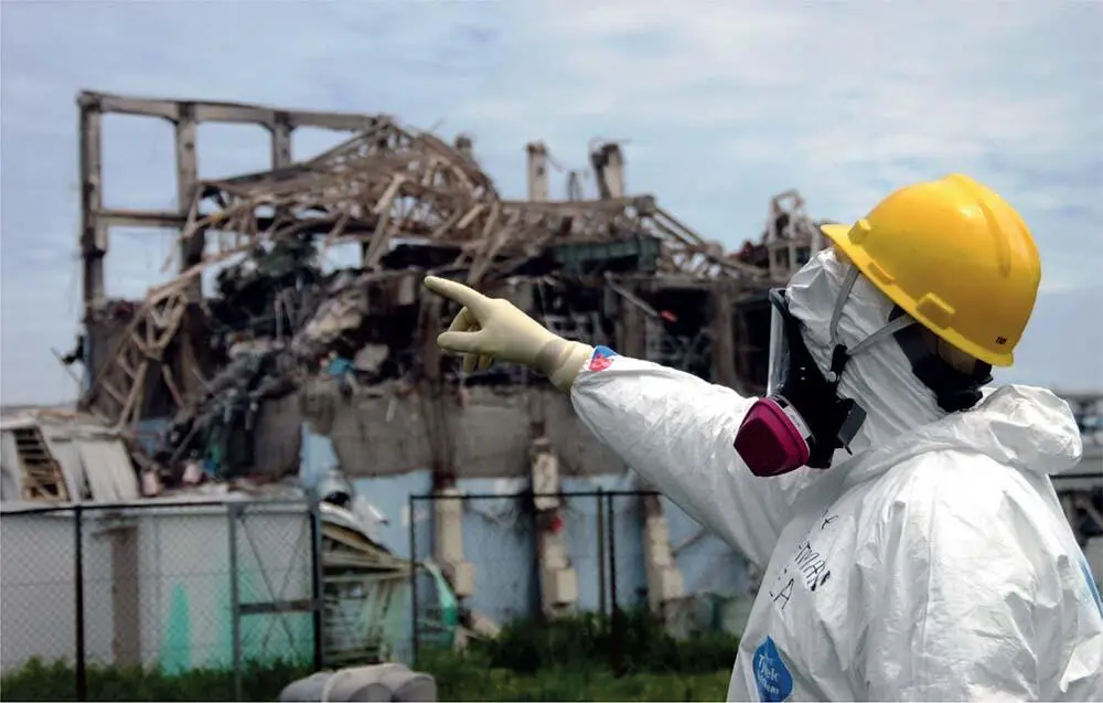 In March 2011 a magnitude 90 earthquake off the coast of Japan caused a - фото 62