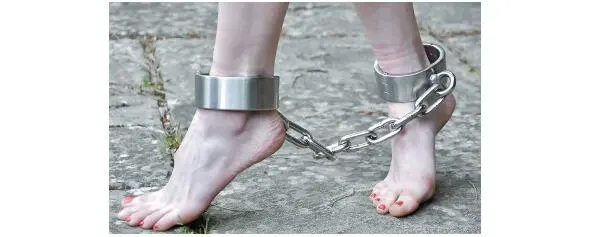 All the shackles and collars were shiny and had builtin locks and I looked - фото 3