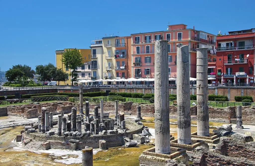 Der römische Marktplatz von Pozzuoli Sehenswertes Macellum SerapisTempel - фото 41