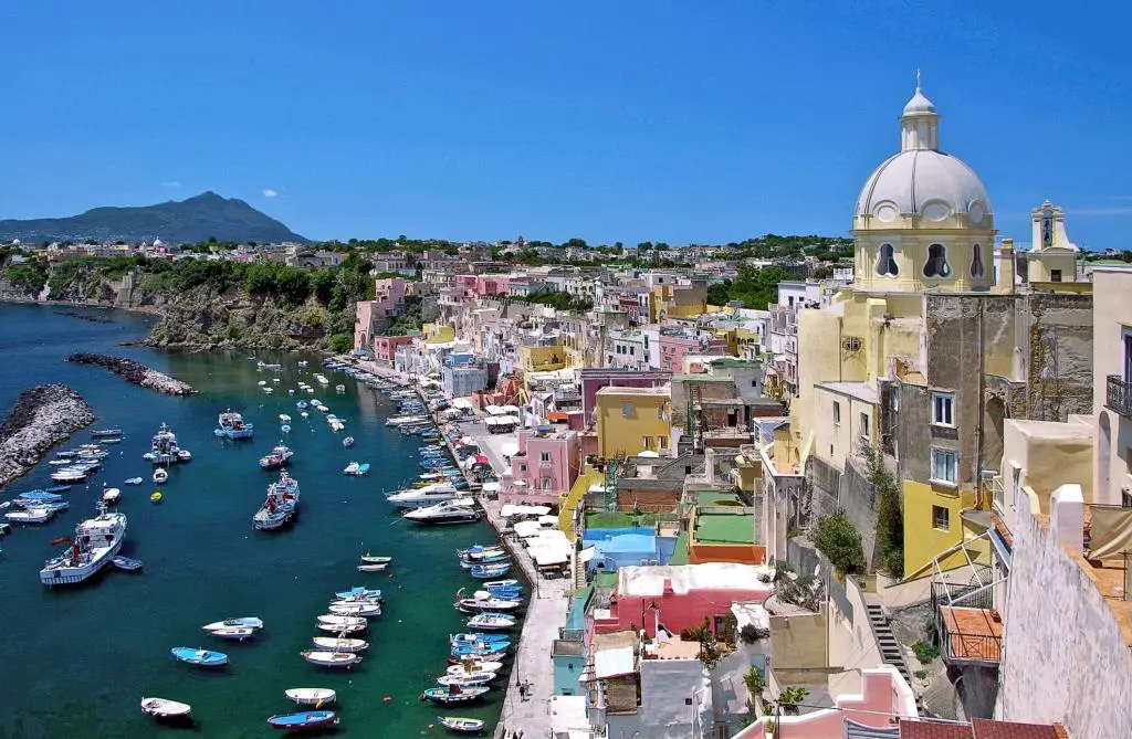 Procida Paradeblick auf die Marina di Corricella Das kleinste Eiland im Golf - фото 51