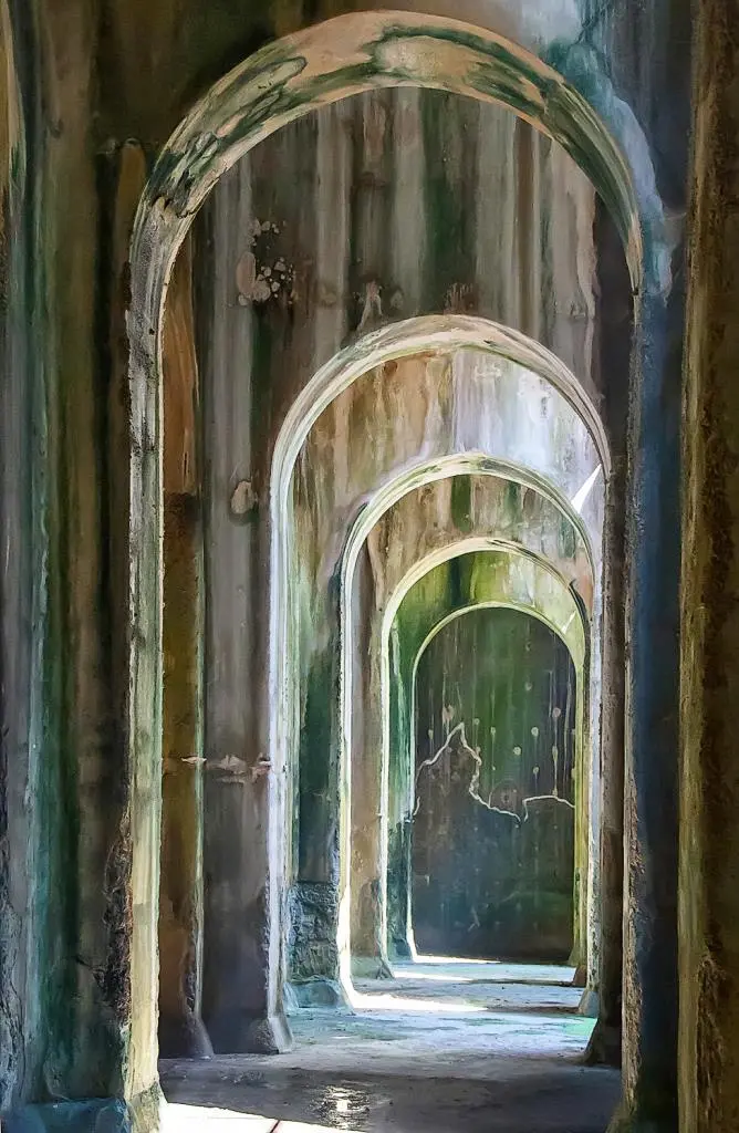Antike Kathedrale des Wassers Bacoli und Capo di Miseno An der Spitze der - фото 48