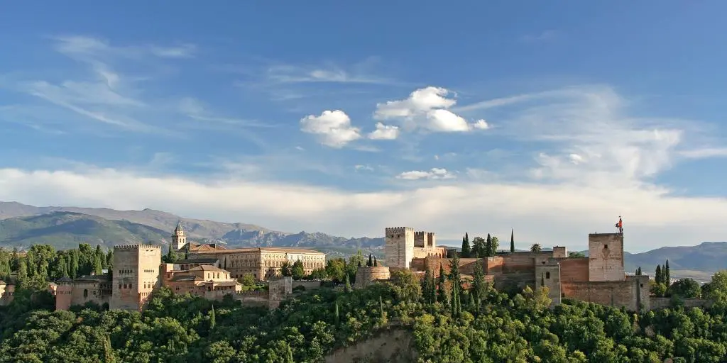 Maurisches Märchenschloss die Alhambra von Granada Vor dieser gewaltigen - фото 35