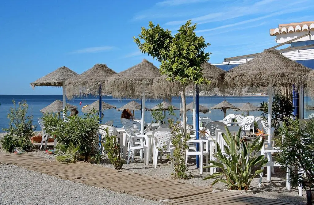 Speisen am Strand die Restaurants an der Playa San Cristóbal Vor ein paar - фото 32
