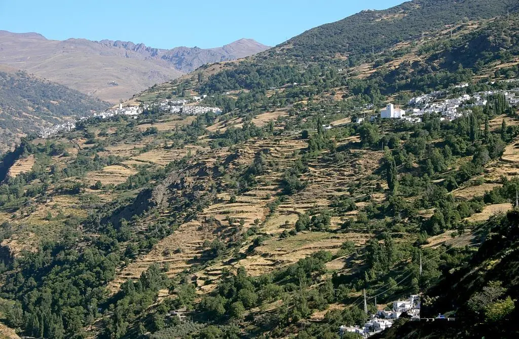 Letztes Refugium der Mauren die Alpujarras Die Alpujarra granadina gliedert - фото 64