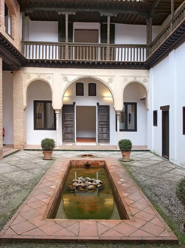 Im Patio der Casa Horno de Oro Casas del Chapiz Dieses Ensemble an der Cuesta - фото 46