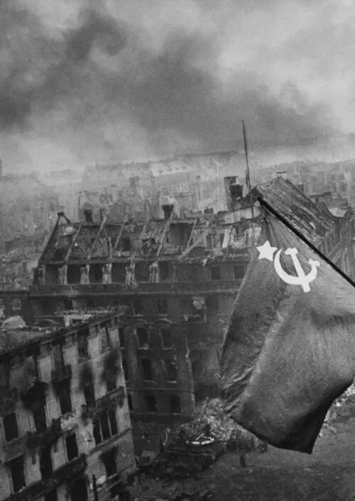 В мире есть два снимка 1945 года иконы Победы во Второй мировой войне - фото 3
