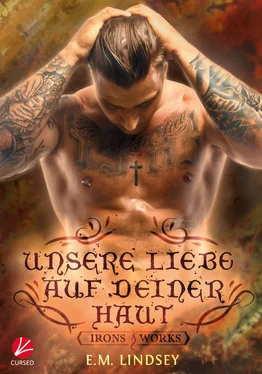 E.M. Lindsey Unsere Liebe auf deiner Haut обложка книги