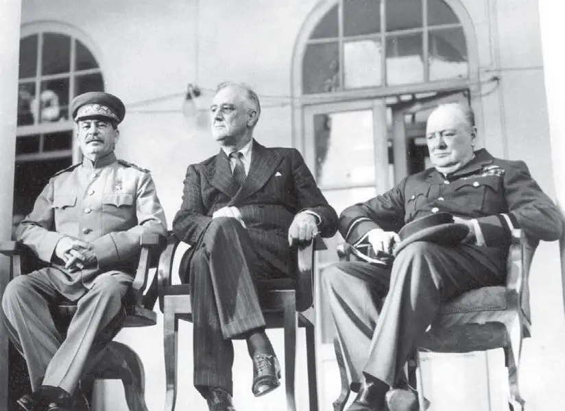 Конференция Большой Тройки в Тегеране в 1943 году стала переломным моментом в - фото 10