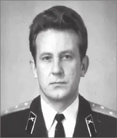Полковник Родился 1011946 г в городе РостовенаДону В 1962 г в 16 лет - фото 7