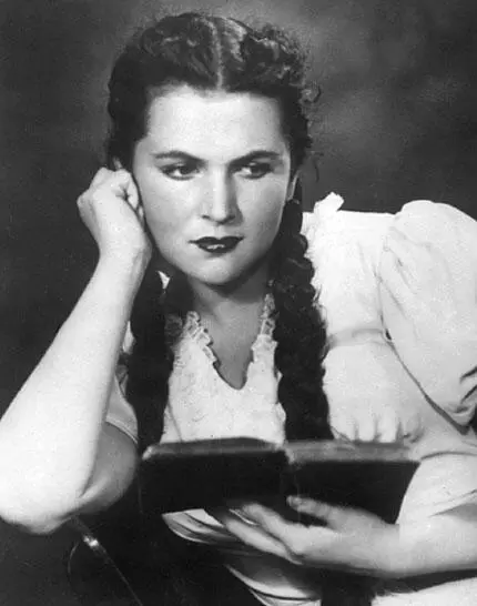 Галина Вишневская в роли Татьяны из оперы Евгений Онегин 1950е гг Женский - фото 5