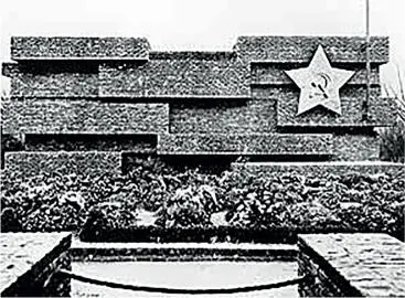 Abbildung 26 Ludwig Mies van der Rohe Denkmal für Rosa Luxemburg und Karl - фото 27