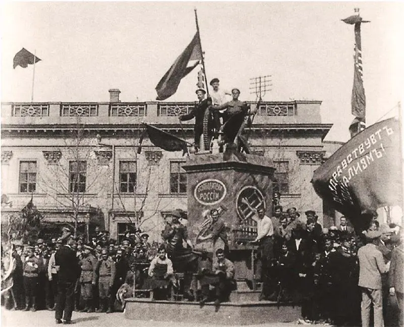 Революционная Одесса 1918 год 2 ноября на Алмаз прибыли делегации линкора - фото 1