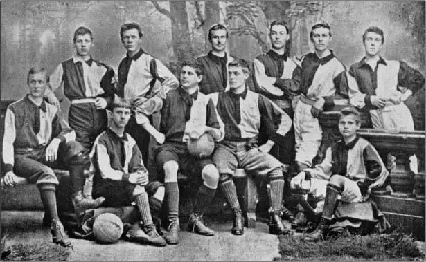 FußballPioniere in der badischen Residenz Vermutlich von 1894 stammt dieses - фото 7