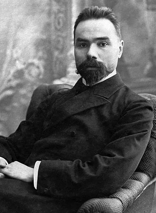Поэт Валерий Брюсов горячо откликнулся на первую книгу Марины Цветаевой В Я - фото 98
