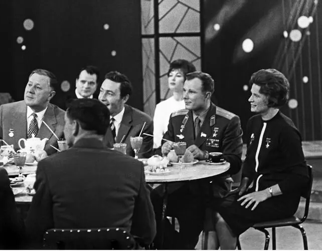 В телестудии 1963 Три дня в космосе Грандиозные перемены в судьбе - фото 134