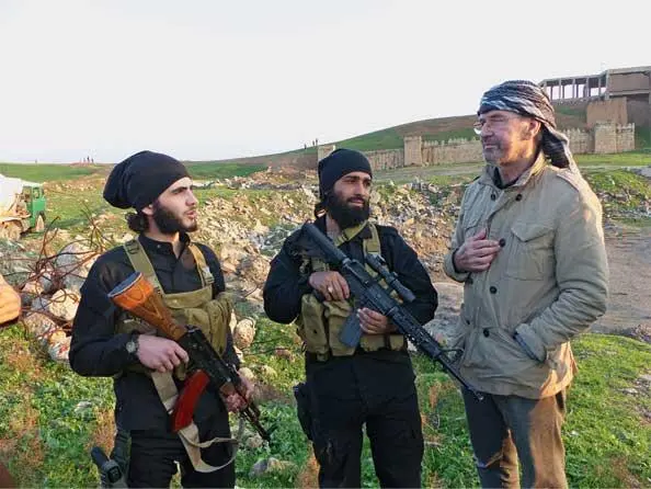 На вид эти двое явно не супермены тем не менее они участвовали в захвате - фото 36