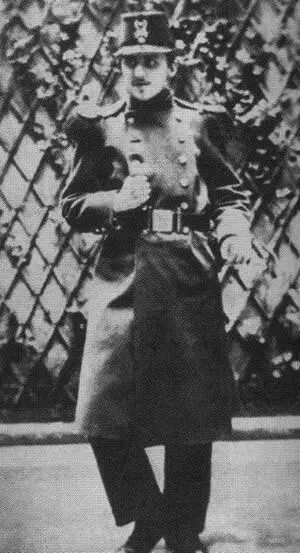 Марсель Пруст во время военной службы в Орлеане Марсель Пруст на коленях с - фото 15