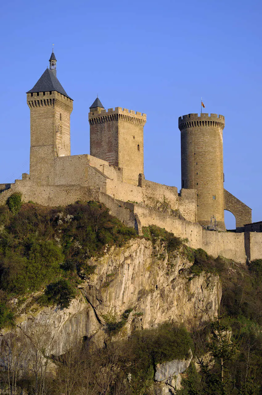 CASTILLO DE FOIX Castillo de Foix Yvon52 Shutterstockcom - фото 666