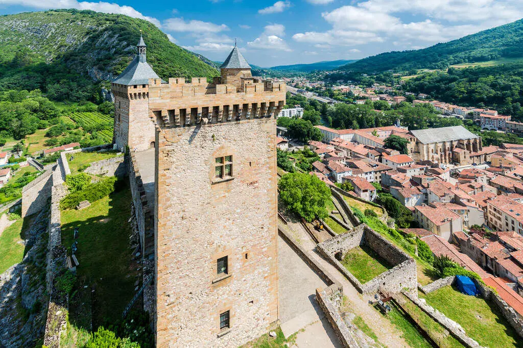 ARIEGE Castillo de Foix Anibal Trejo Shutterstockcom - фото 623