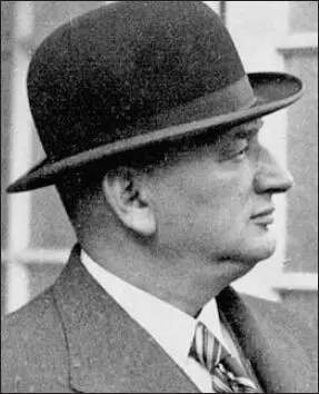Hugo Meisl der Vater des Wunderteams Zwei Jahre später trat eine als - фото 20