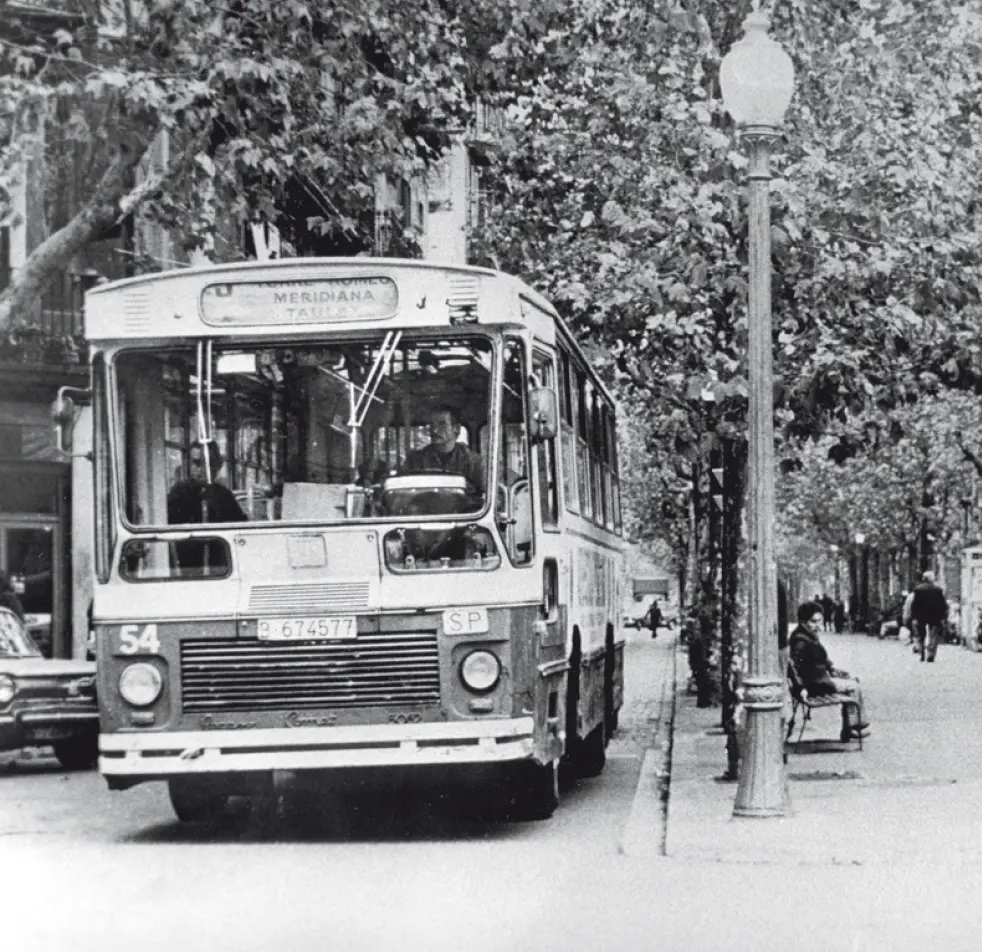 El autobús la Catalana que hasta 1980 cubría la línea ClotPoblenou En 1963 - фото 16