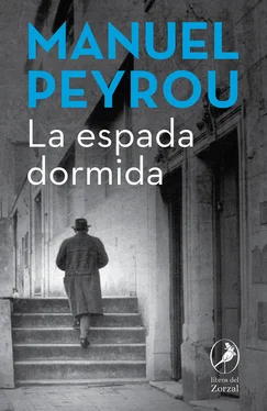 Manuel Peyrou La espada dormida обложка книги
