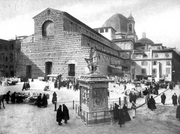 Church of San Lorenzo Florence June was the month Lorenzo named the Square - фото 30