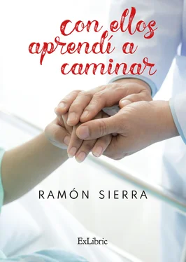 Ramón Sierra Córcoles Con ellos aprendí a caminar обложка книги