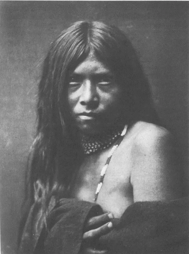 Apache Girl 2Dutlíshĭ Skhĭn was created within the blue clouds at the time - фото 24