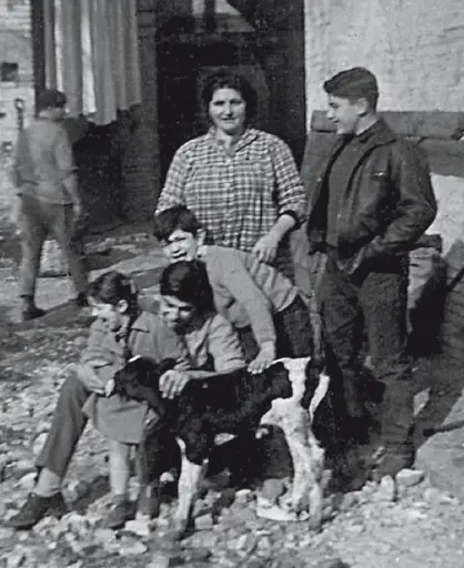 La senyora Balbina i els seus fills Mentre el cap em ballava entre la Isabel - фото 5