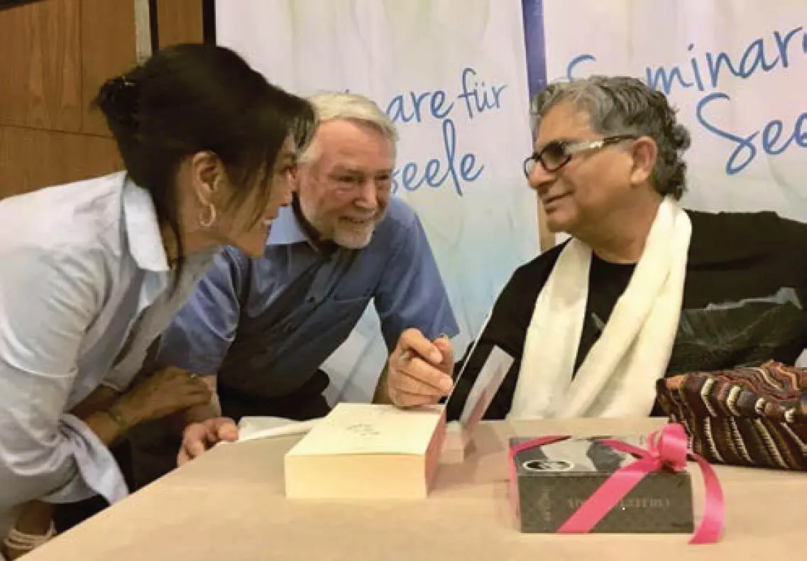 Mit dem spirituellen Schrittmacher Buchautor und AyurvedaArzt Dr Deepak - фото 14