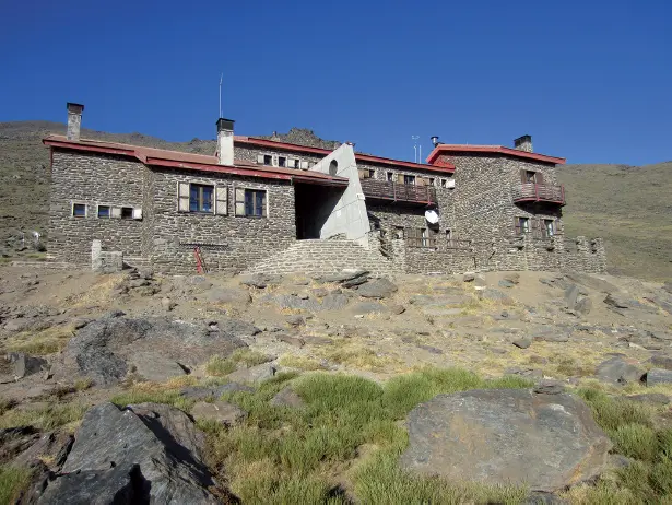 Refugio Poqueira Sierra Nevada Granada Por otro lado se encuentran las - фото 9
