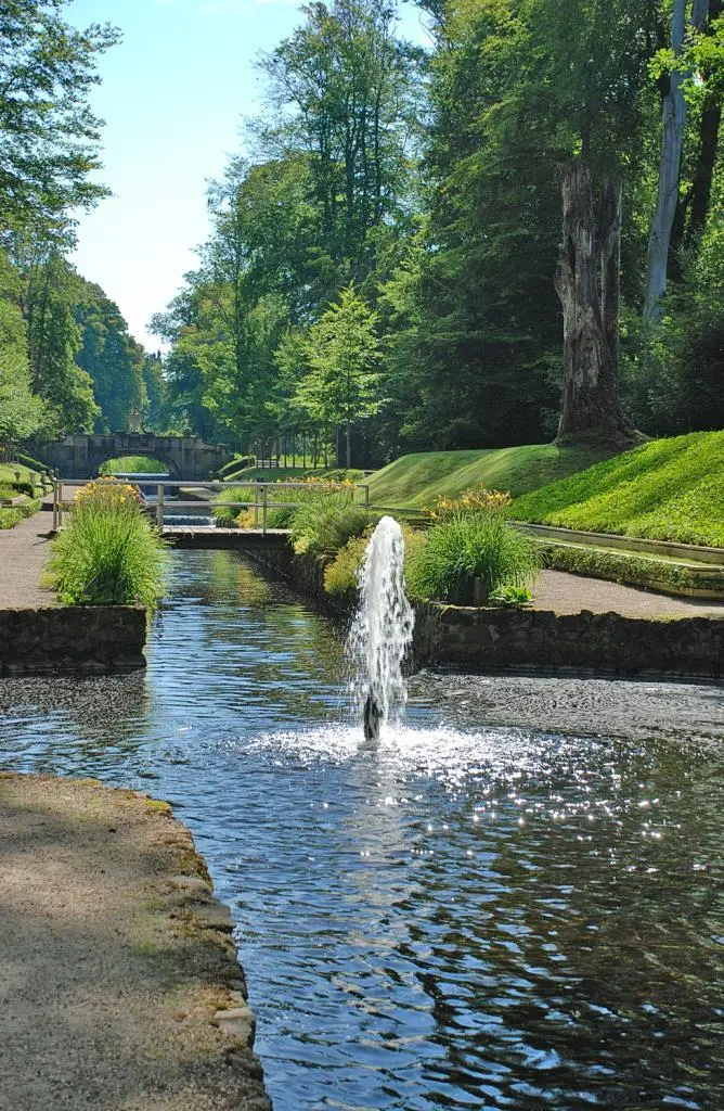 Im Ludwigsluster Schlosspark Schlosspark und Schlossplatz zweifellos eine - фото 24