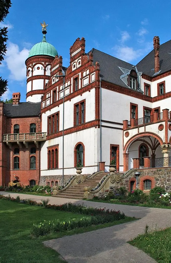Heute ein Ort der Kunst Schloss Wiligrad Camping Ferienpark Seehof schön - фото 22