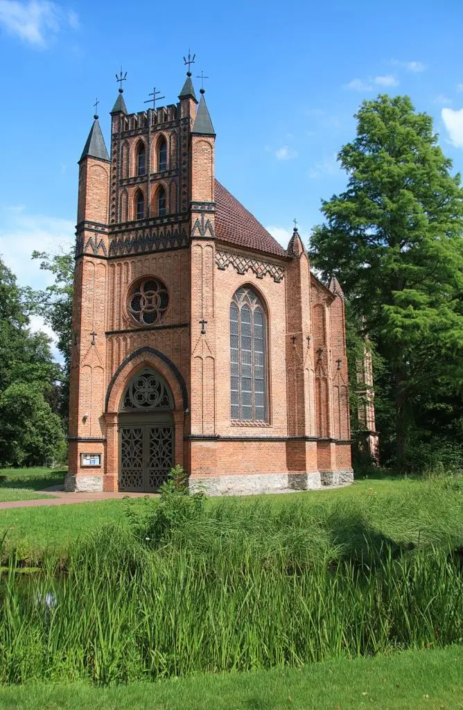 Die dünn besiedelte Mecklenburgische Seenplatte bringt es auf eine - фото 5